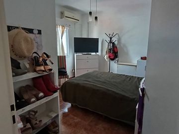VENTA DEP.  2 AMBIENTES  AMOBLADO  CACEROS CENTRO