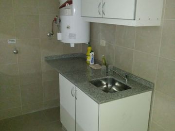 Alquiler monoambiente - balcón - subte - Balvanera