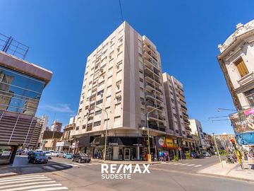 145 m² con TERRAZA EXCLUSIVA · 3 DORM.  CENTRO