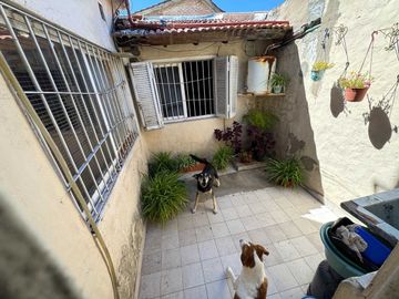 VENTA CASA 5 AMBIENTES + DEPTO 2 AMB EN ITUZAINGO