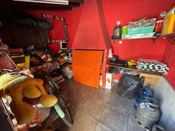 VENTA CASA 5 AMBIENTES + DEPTO 2 AMB EN ITUZAINGO