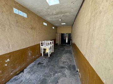 VENTA CASA 5 AMBIENTES + DEPTO 2 AMB EN ITUZAINGO