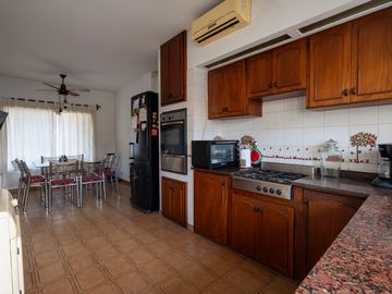 Casa 5 amb  venta Villa del Parque patio/ cocheras