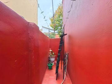 VENTA CASA 4 AMB. EN FLORES, REFACCIONADA