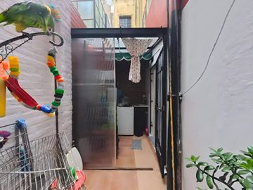 VENTA CASA 4 AMB. EN FLORES, REFACCIONADA
