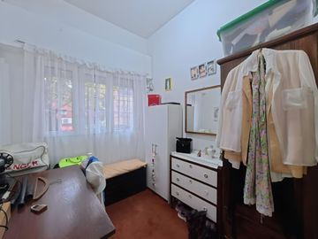 VENTA CASA 4 AMB. EN FLORES, REFACCIONADA