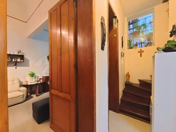 VENTA CASA 4 AMB. EN FLORES, REFACCIONADA