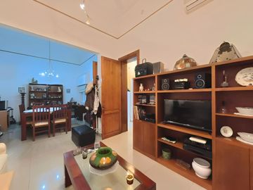 VENTA CASA 4 AMB. EN FLORES, REFACCIONADA
