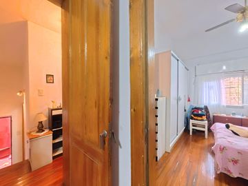 VENTA CASA 4 AMB. EN FLORES, REFACCIONADA