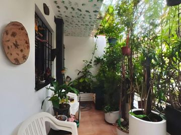 VENTA CASA 4 AMB. EN FLORES, REFACCIONADA