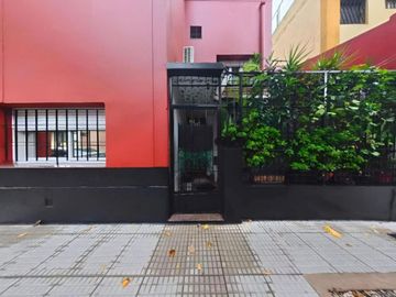 VENTA CASA 4 AMB. EN FLORES, REFACCIONADA