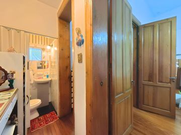 VENTA CASA 4 AMB. EN FLORES, REFACCIONADA
