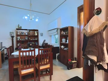 VENTA CASA 4 AMB. EN FLORES, REFACCIONADA