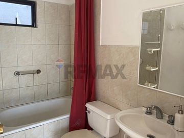 EN CONDOMINIO CALLE URIBE CASA EN ARRIENDO