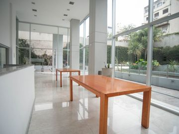 LUMINOSO LOFT CON BALCÓN TERRAZA Y COCHERA PROPIA