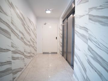 LUMINOSO LOFT CON BALCÓN TERRAZA Y COCHERA PROPIA