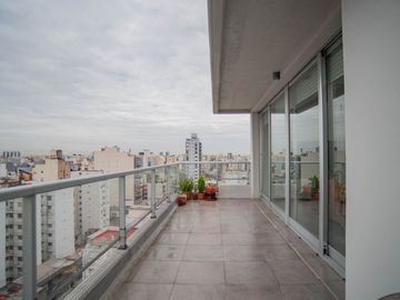 LUMINOSO LOFT CON BALCÓN TERRAZA Y COCHERA PROPIA