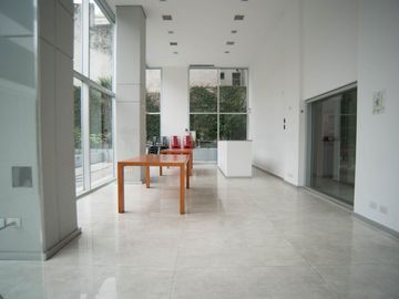 LUMINOSO LOFT CON BALCÓN TERRAZA Y COCHERA PROPIA