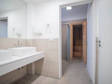 LUMINOSO LOFT CON BALCÓN TERRAZA Y COCHERA PROPIA