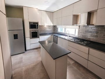OPORTUNIDAD EN CORTADERAS II CASA PREMIUM