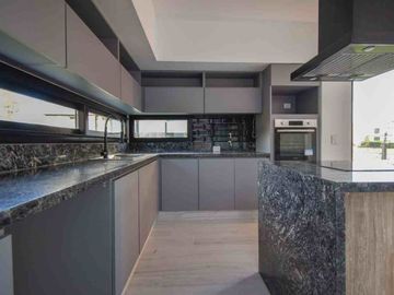 CASA EN VENTA EN TERRALAGOS CON PILETA