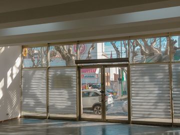 Local comercial con estacionamiento en el centro de Viña del Mar.