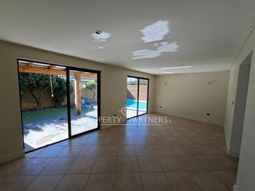 Gran casa en Parque Del Sol