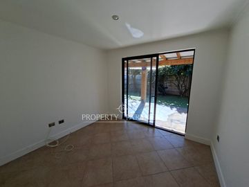 Gran casa en Parque Del Sol