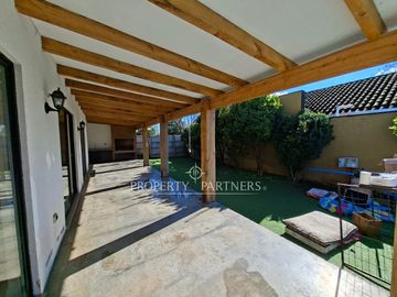 Gran casa en Parque Del Sol