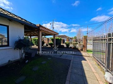 Gran casa en Parque Del Sol