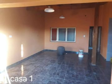 Venta casa y dos departamentos. Guaymallén.