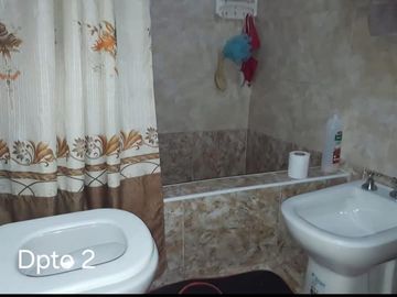 Venta casa y dos departamentos. Guaymallén.