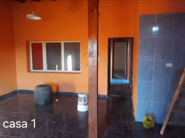 Venta casa y dos departamentos. Guaymallén.