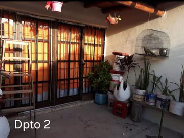 Venta casa y dos departamentos. Guaymallén.