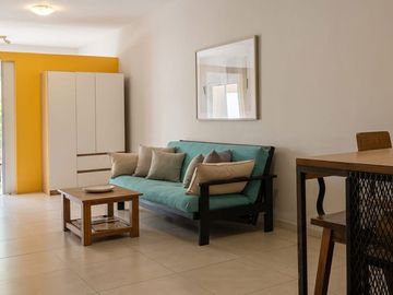DEPARTAMENTO AMPLIO MONOAMBIENTE - FLORES