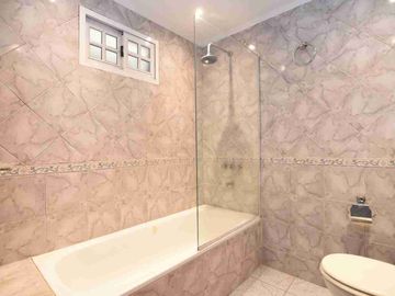 LOCALES + DEPARTAMENTO EN VENTA (PABLO NOGUES)