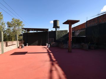 LOCALES + DEPARTAMENTO EN VENTA (PABLO NOGUES)