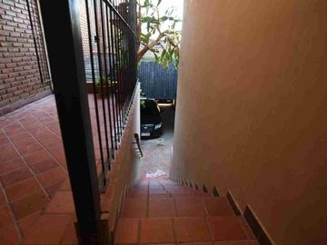 LOCALES + DEPARTAMENTO EN VENTA (PABLO NOGUES)