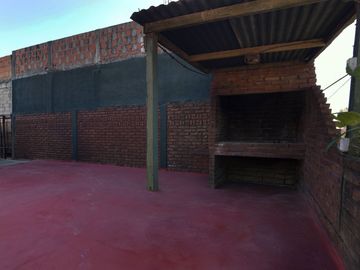 LOCALES + DEPARTAMENTO EN VENTA (PABLO NOGUES)