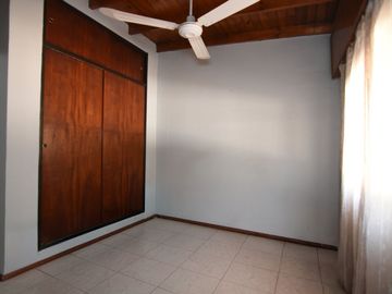 LOCALES + DEPARTAMENTO EN VENTA (PABLO NOGUES)