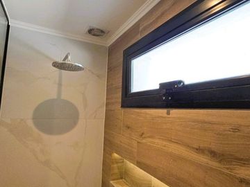VENTA CASA 5 AMBIENTES  A ESTRENAR  COLINA ALEGRE