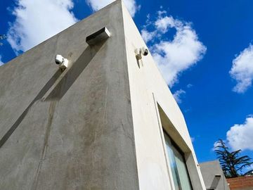 VENTA CASA 5 AMBIENTES  A ESTRENAR  COLINA ALEGRE