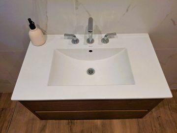 VENTA CASA 5 AMBIENTES  A ESTRENAR  COLINA ALEGRE