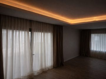 VENTA CASA 5 AMBIENTES  A ESTRENAR  COLINA ALEGRE