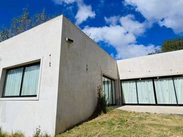 VENTA CASA 5 AMBIENTES  A ESTRENAR  COLINA ALEGRE