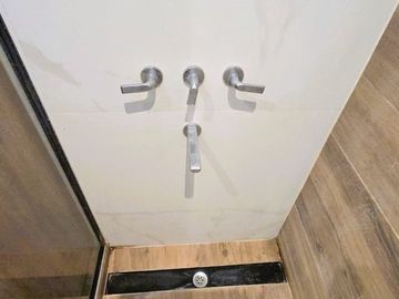 VENTA CASA 5 AMBIENTES  A ESTRENAR  COLINA ALEGRE