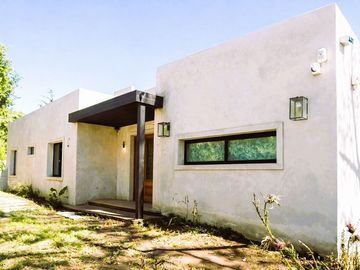 VENTA CASA 5 AMBIENTES  A ESTRENAR  COLINA ALEGRE