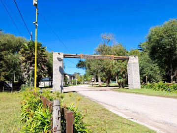 VENTA CASA 5 AMBIENTES  A ESTRENAR  COLINA ALEGRE
