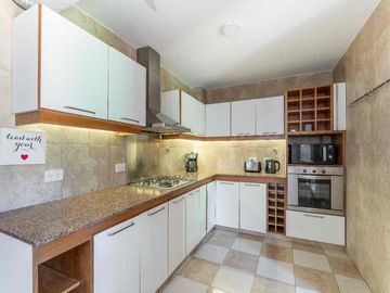 VENTA CASA 7 AMB JARDÍN PILETA OLIVOS, LA LUCILA