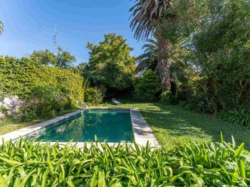 VENTA CASA 7 AMB JARDÍN PILETA OLIVOS, LA LUCILA